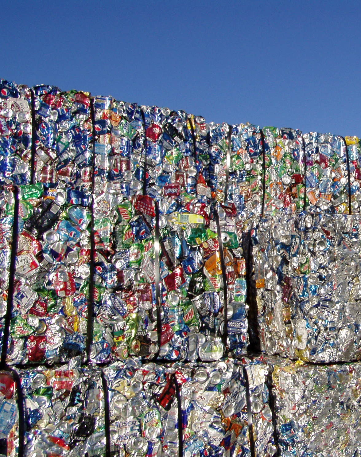 Can bales (130.4 kg)