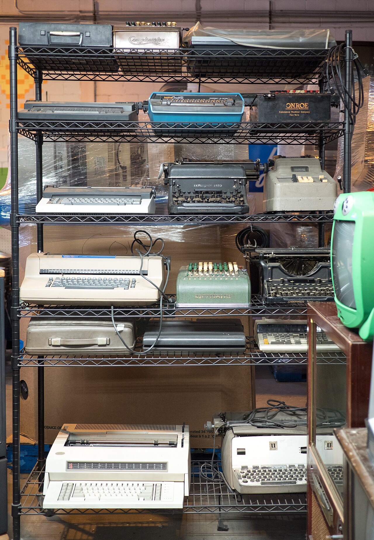 Old TVs and radios (12.7 kg)