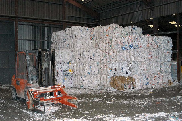 Old newspapers (290.3 kg), photo 2 of 2